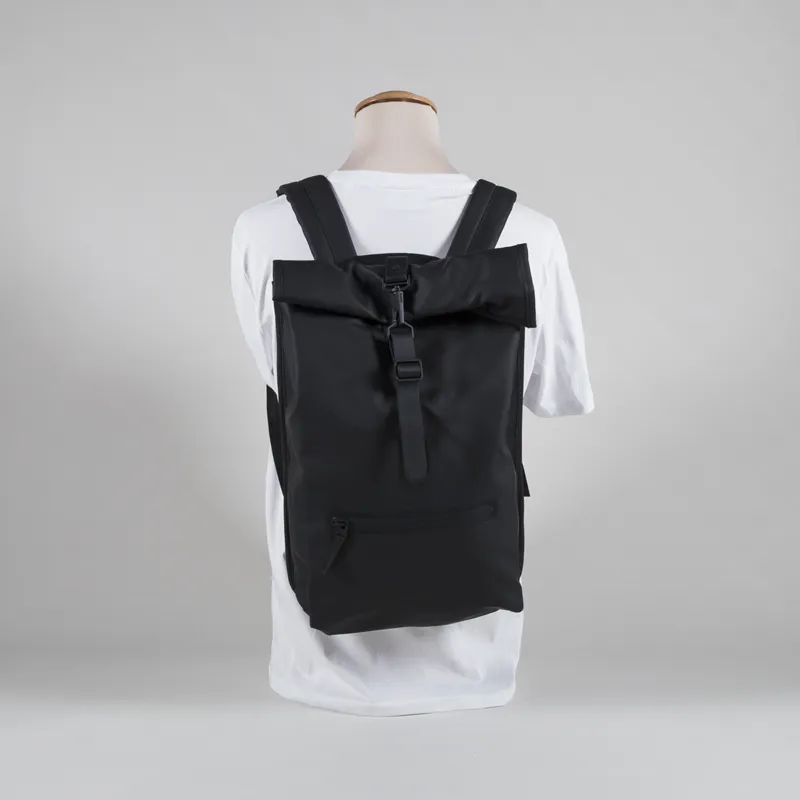 Rains Rolltop Rucksack Black-3