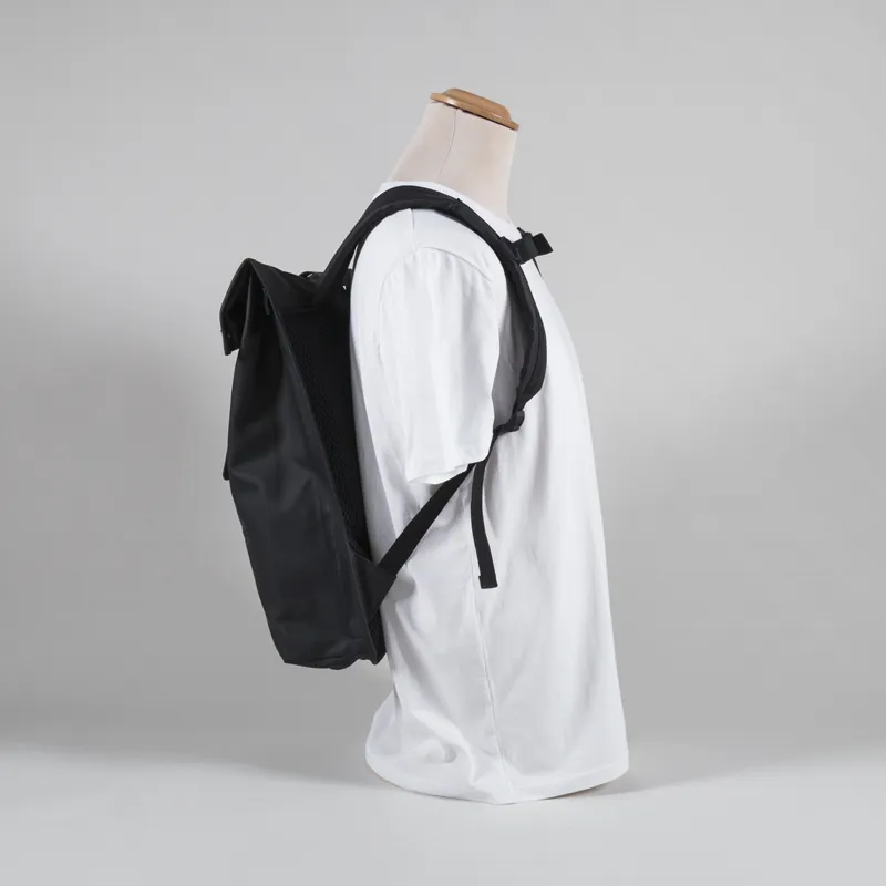 Rains Rolltop Rucksack Black-2