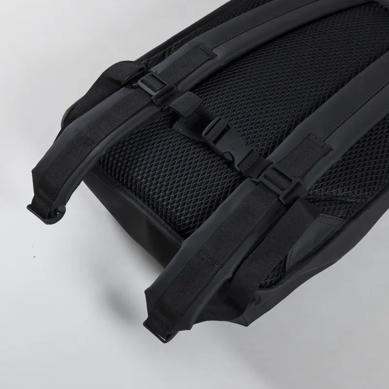 Rains Rolltop Rucksack Black-7