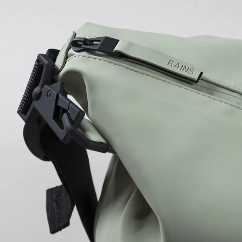 Rains Hilo Weekend Bag Earth-5
