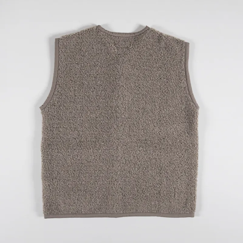 Universal Works Lancaster Gilet Stone Alvar Fleece-2