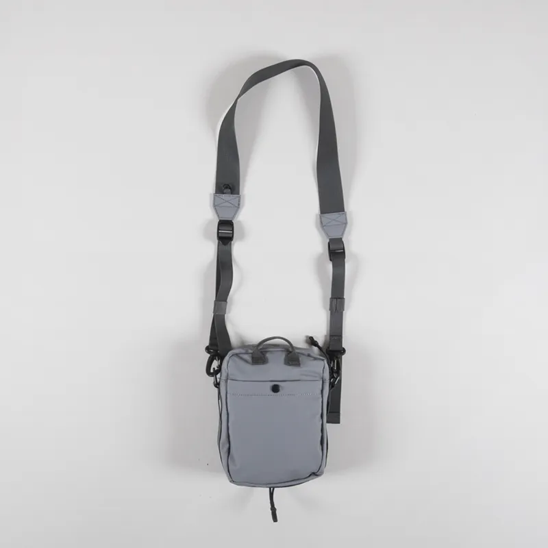 Elliker Kep Crossbody Bag 2L Light Grey-1