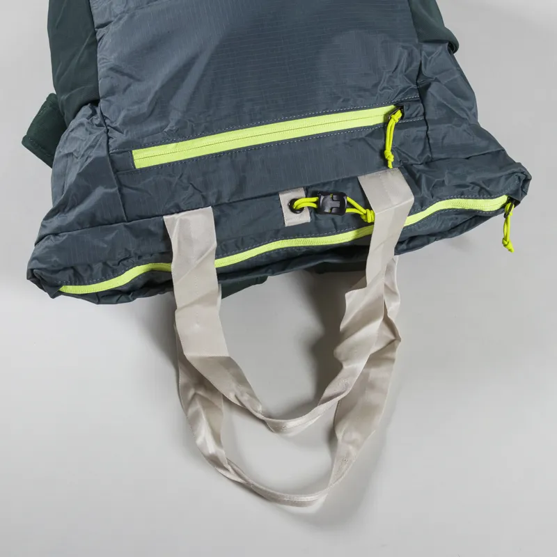 Patagonia Ultralight Black Hole Tote Pack Nouveau Green-6