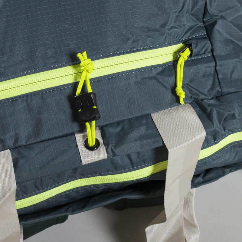 Patagonia Ultralight Black Hole Tote Pack Nouveau Green-5