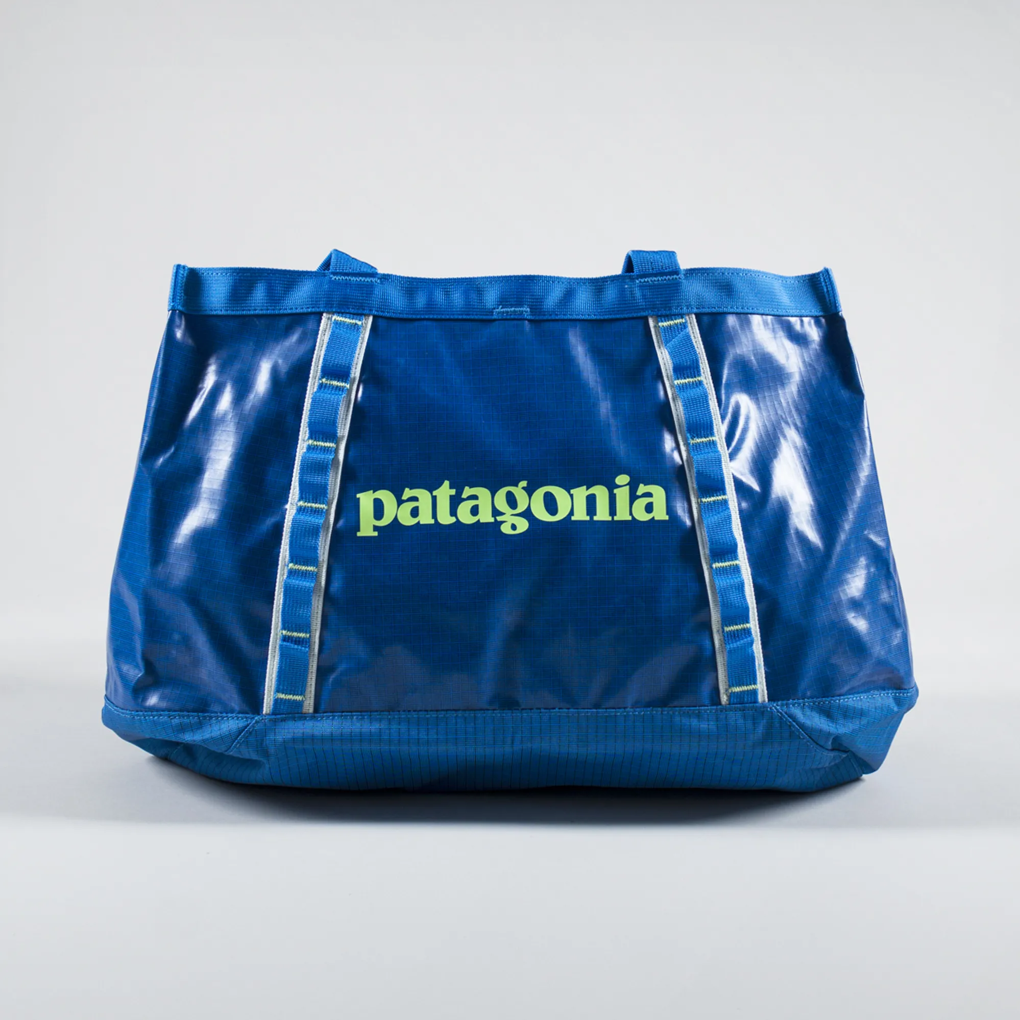 patagonia black hole tote uk Gear Built from 100% postconsumer recycled polyester body fabric Patagonia - Black Hole Tote