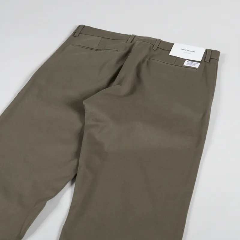Norse Projects Aros Regular Light Stretch Chino Sediment Green-3
