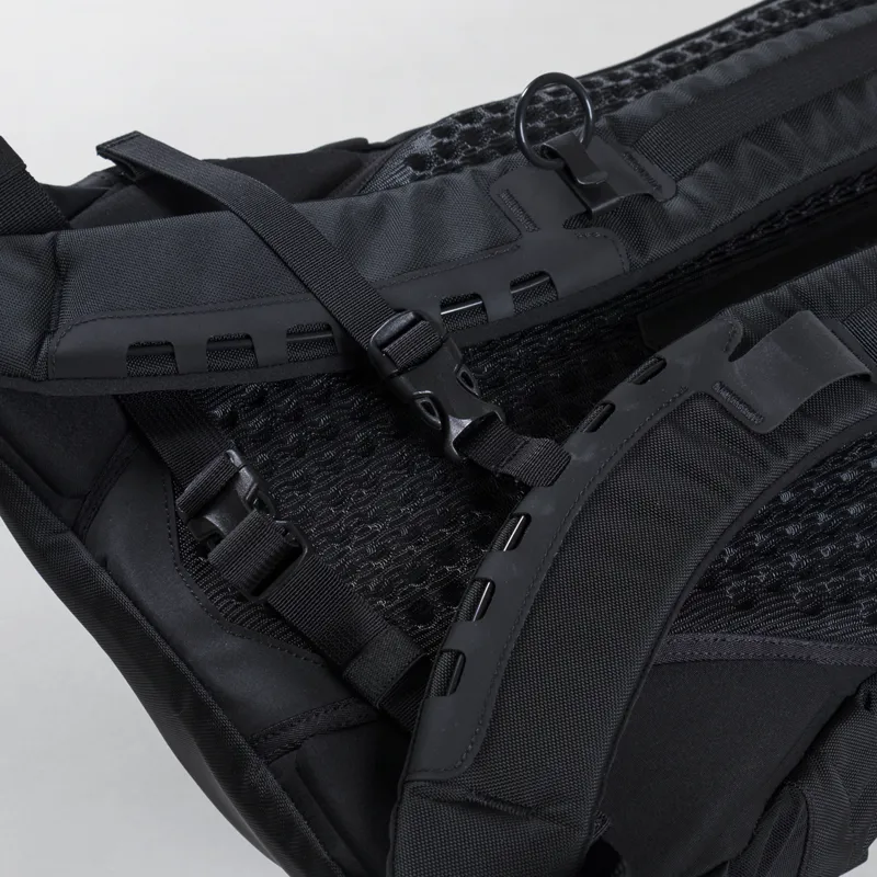 Arc'teryx Arro 22 Backpack Black II-7