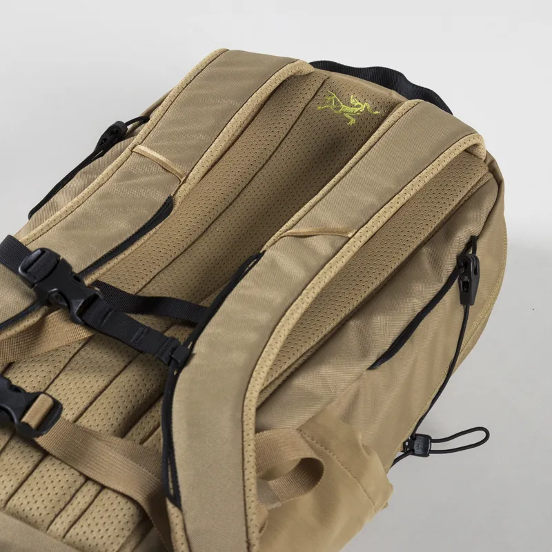 Arc'teryx Mantis 16 Backpack Canvas Euphoria-12