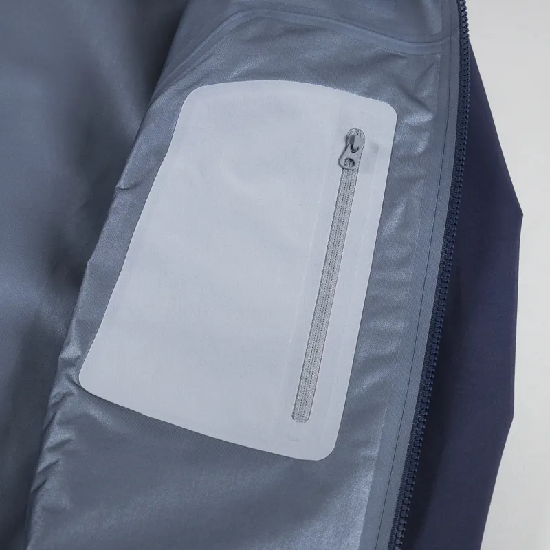 Arc'teryx Womens Beta Jacket Revised Black Sapphire-10