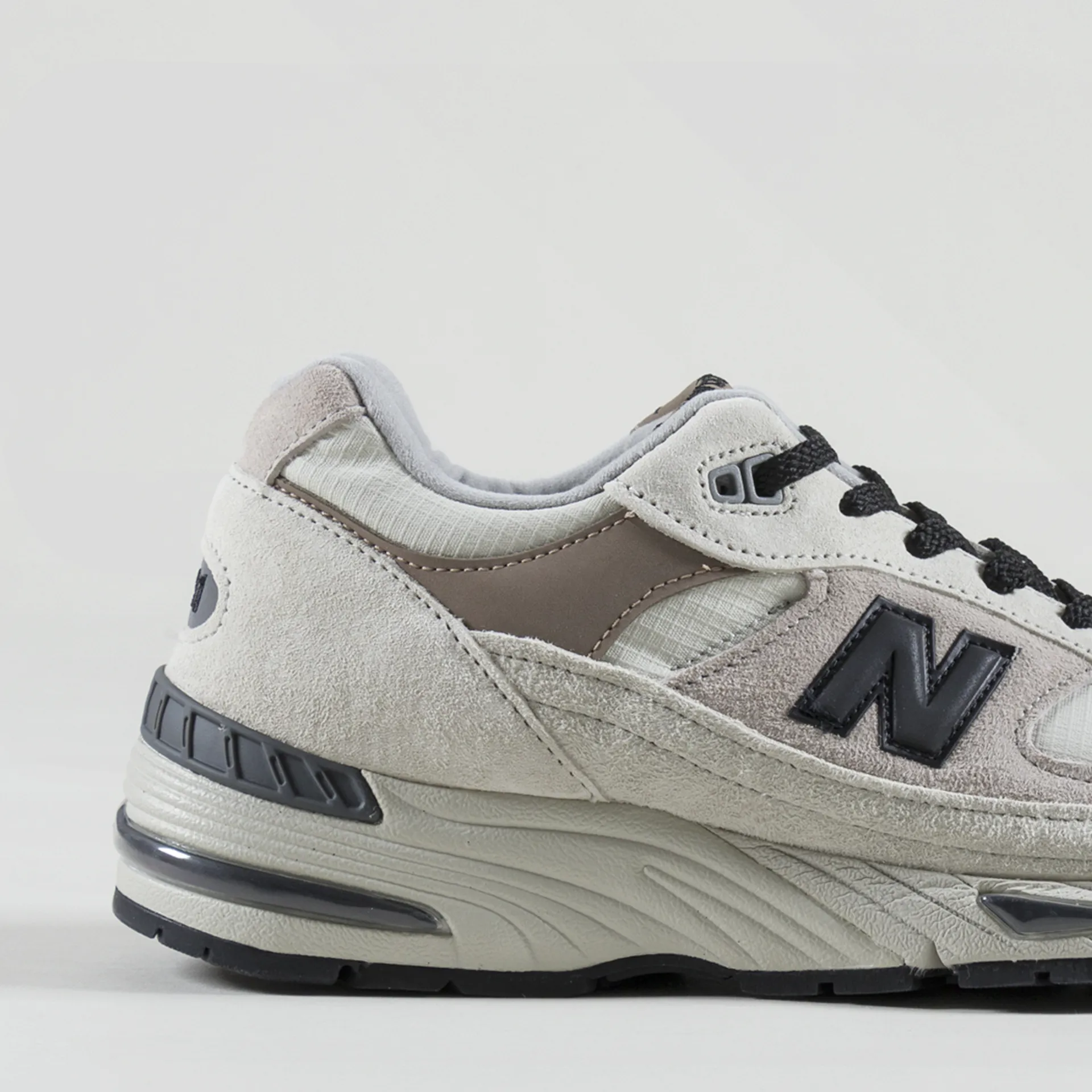 New Balance Mens Made In UK 991 Urban Winter Shoes Pelican White