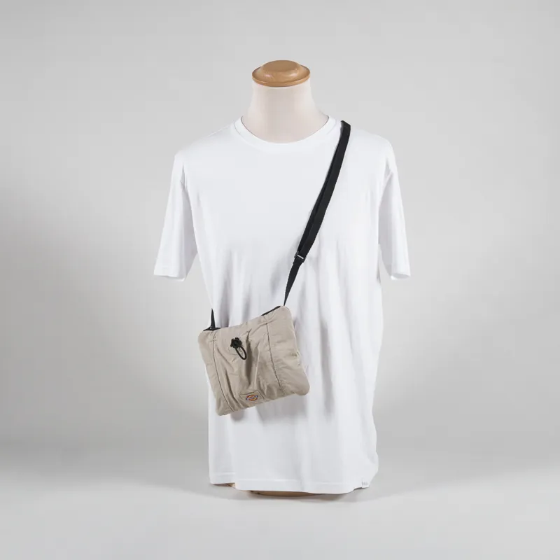 Dickies Fishersville Pouch Sandstone-1