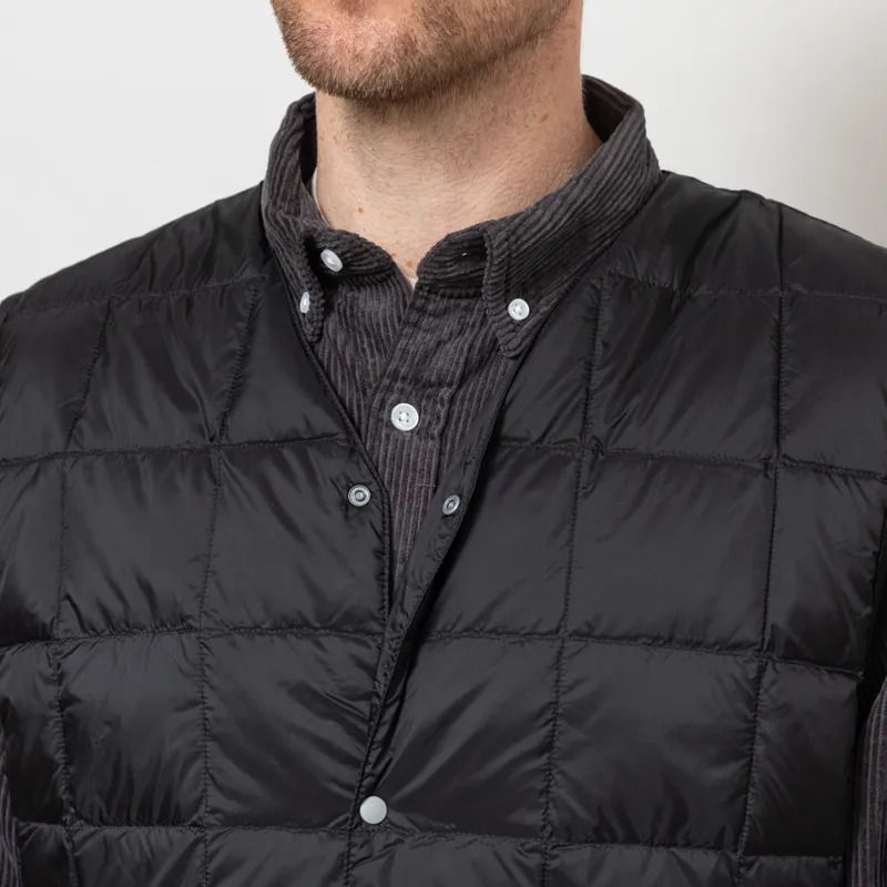 Taion V-Neck Button Down Vest Black-5