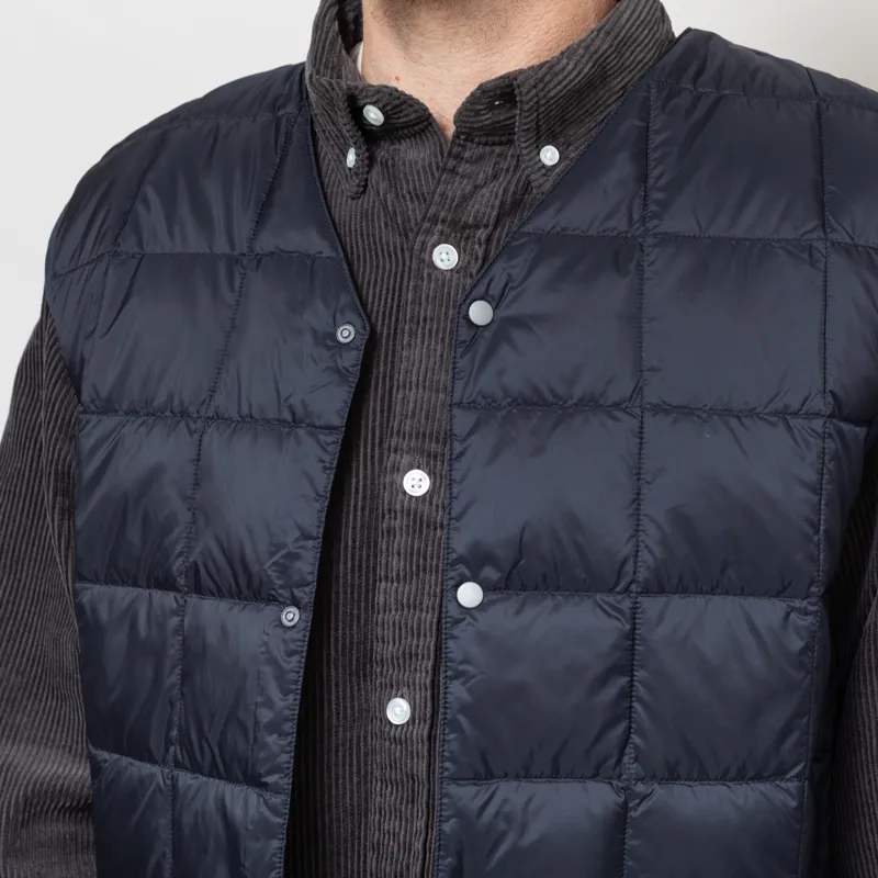 Taion V-Neck Button Down Vest Dark Navy-7