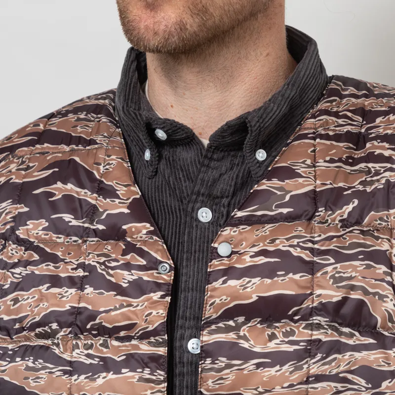Taion V-Neck Button Down Vest Tiger Camo-6