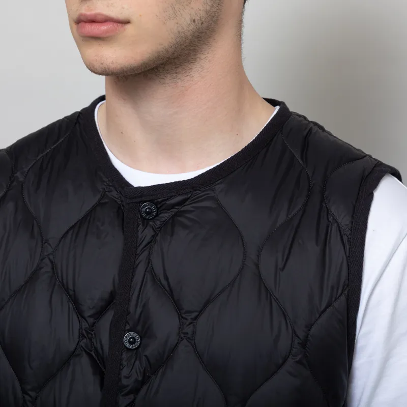Taion Military Crewneck Down Vest Black-5