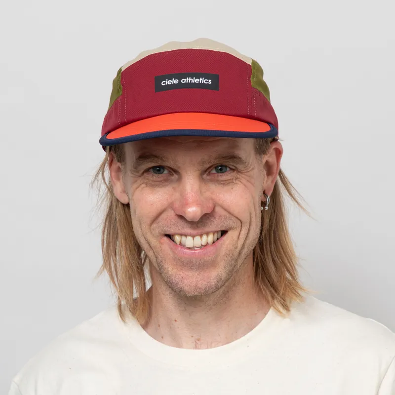 Ciele GOCap Field Iconic Bar Crimson Red Terrain-1