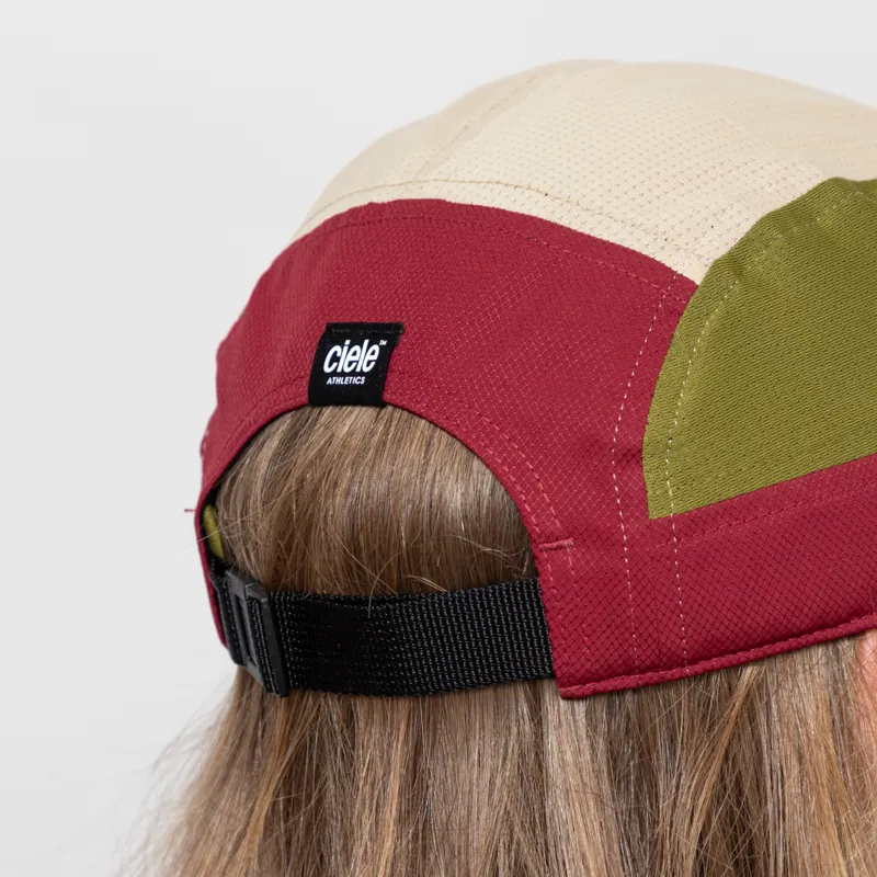 Ciele GOCap Field Iconic Bar Crimson Red Terrain-4