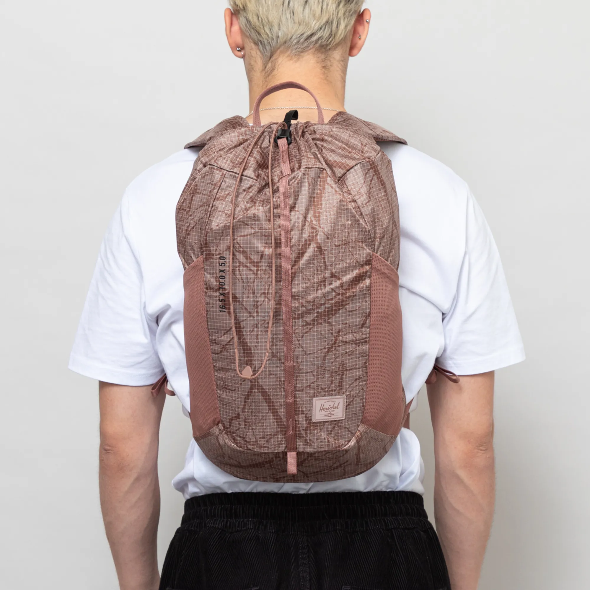 Herschel Unisex Ultralight Cinch Backpack 14L Ash Rose EQ Camo Herschel Unisex Ultralight Cinch Backpack 14L Ash Rose EQ Camo