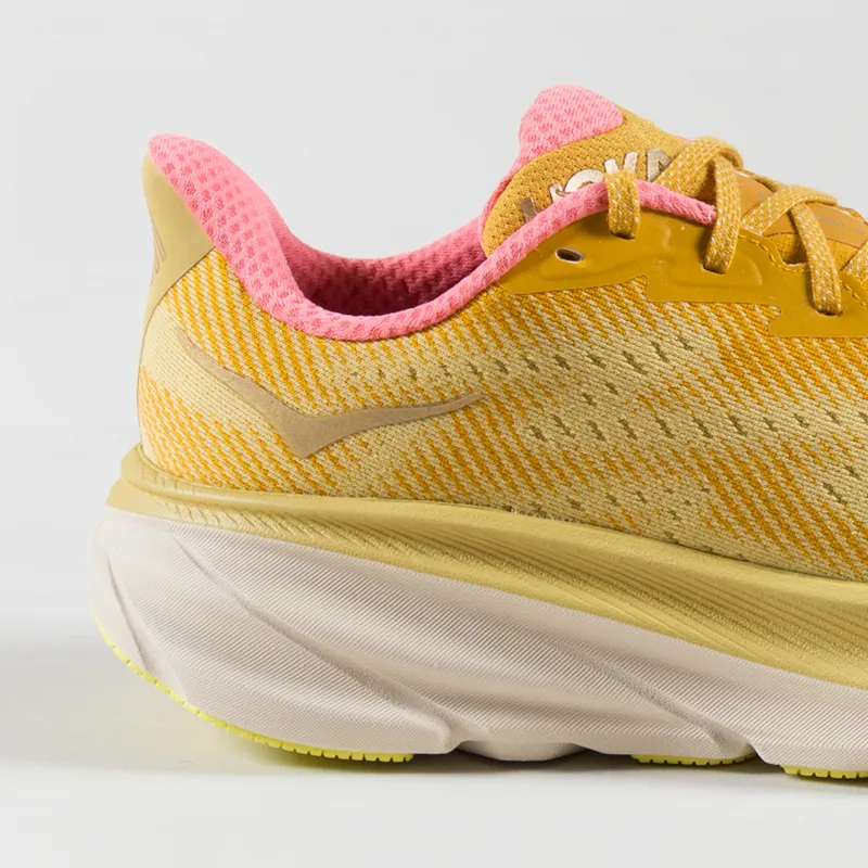 HOKA Clifton 9 GORE-TEX TS Shoes Varsity Yellow Vanilla-4