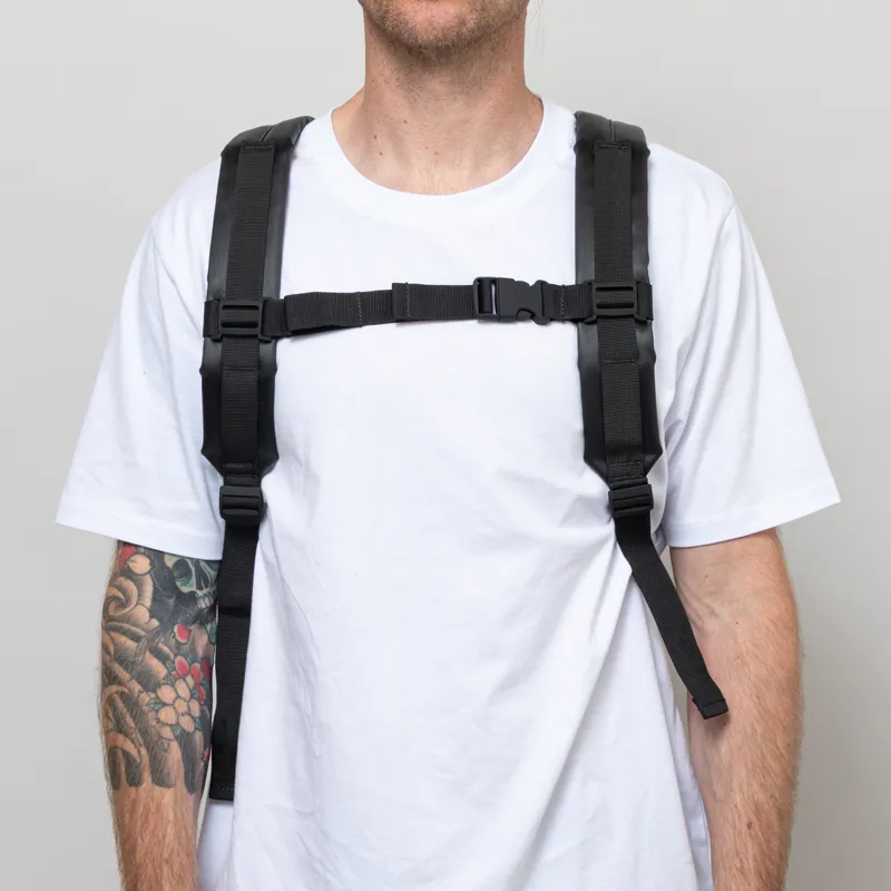 Rains Rolltop Rucksack Black Grain-3