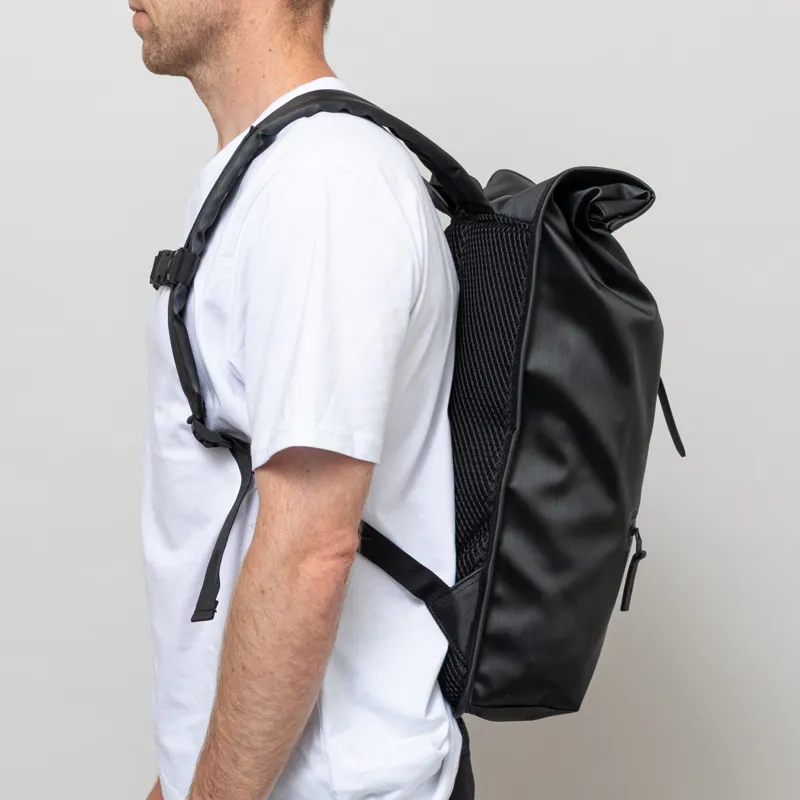 Rains Rolltop Rucksack Black Grain-2