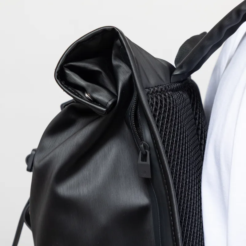 Rains Rolltop Rucksack Black Grain-11