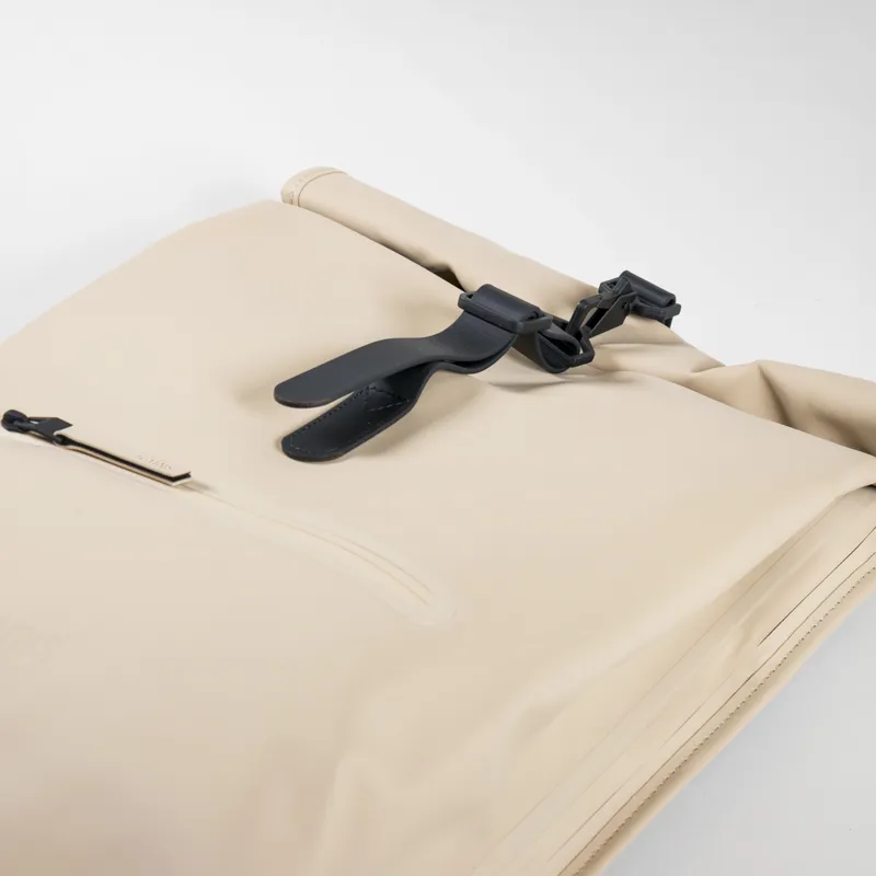 Rains Rolltop Rucksack Sand-5