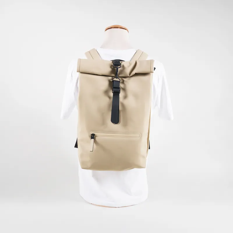 Rains Rolltop Rucksack Sand-2