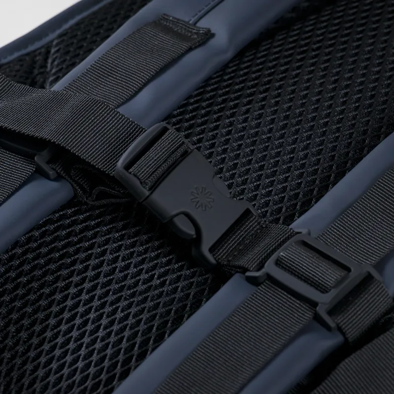 Rains Rolltop Rucksack Navy-9