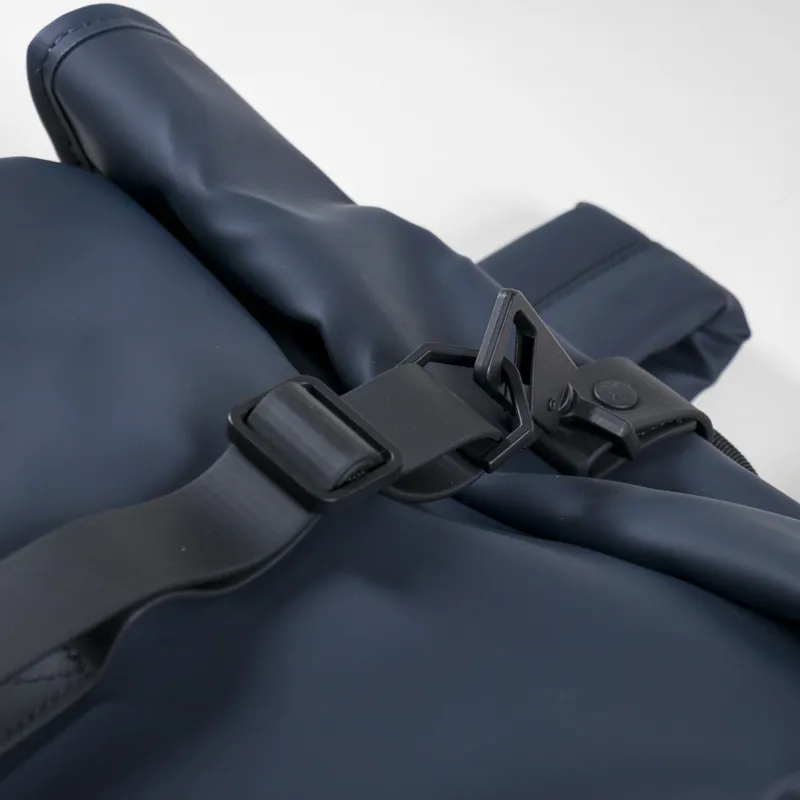 Rains Rolltop Rucksack Navy-7