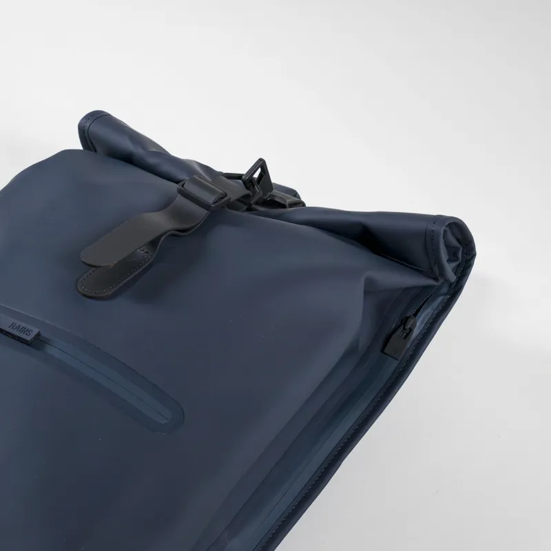 Rains Rolltop Rucksack Navy-5
