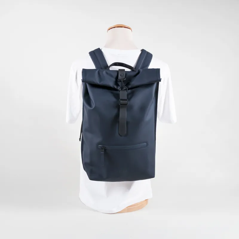 Rains Rolltop Rucksack Navy-2