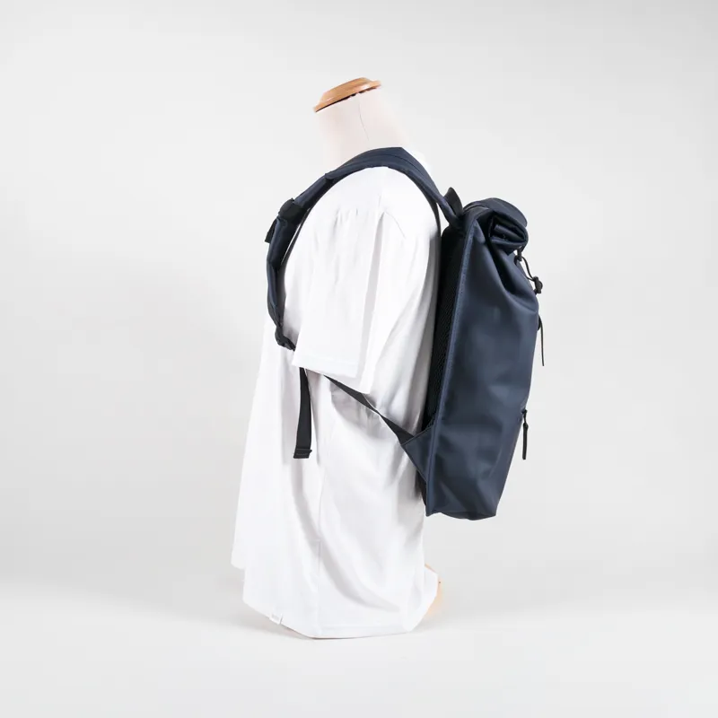 Rains Rolltop Rucksack Navy-4