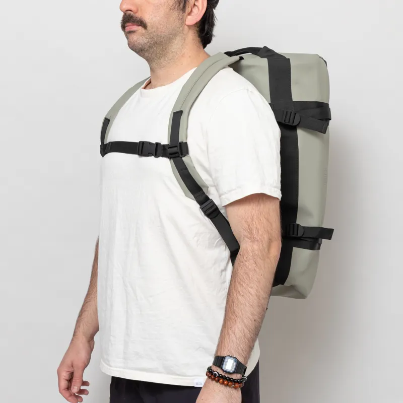 Rains Texel Duffel Bag Small Drift-7