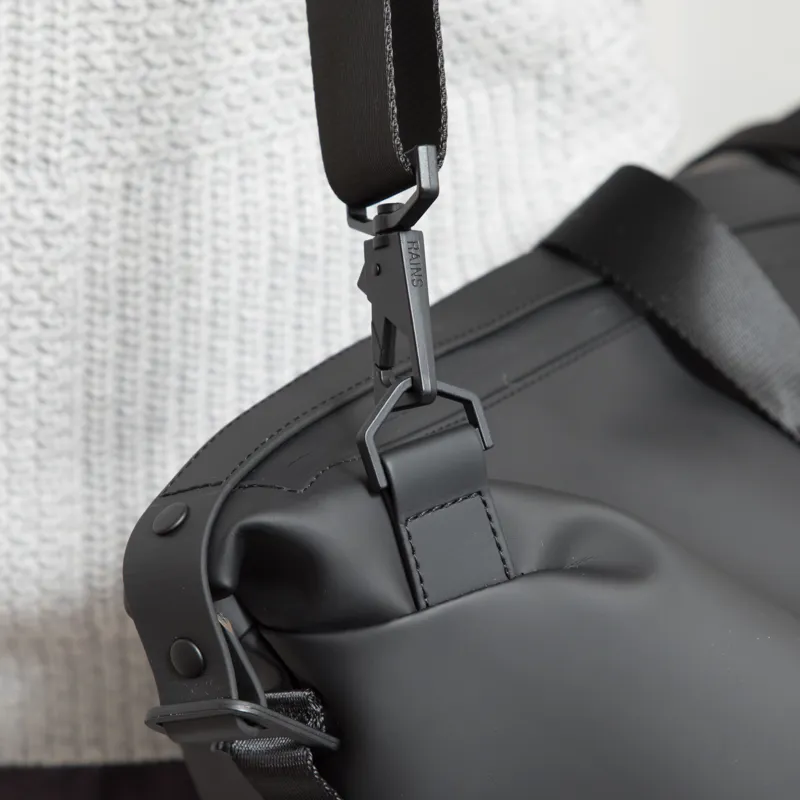 Rains OTG Weekend Bag Black-10