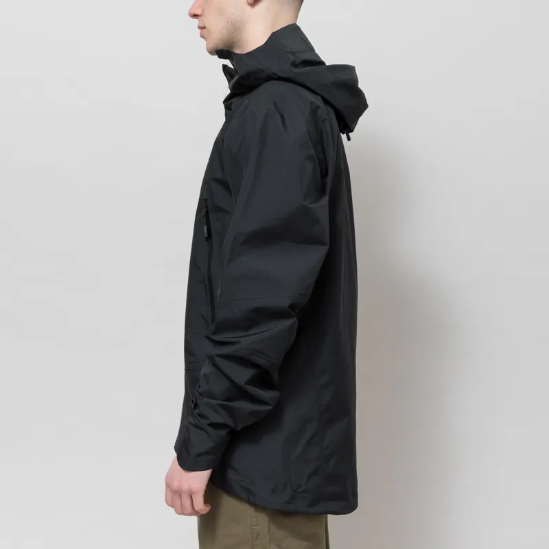 Norrona Falketind GORE-TEX Jacket Caviar Black-2