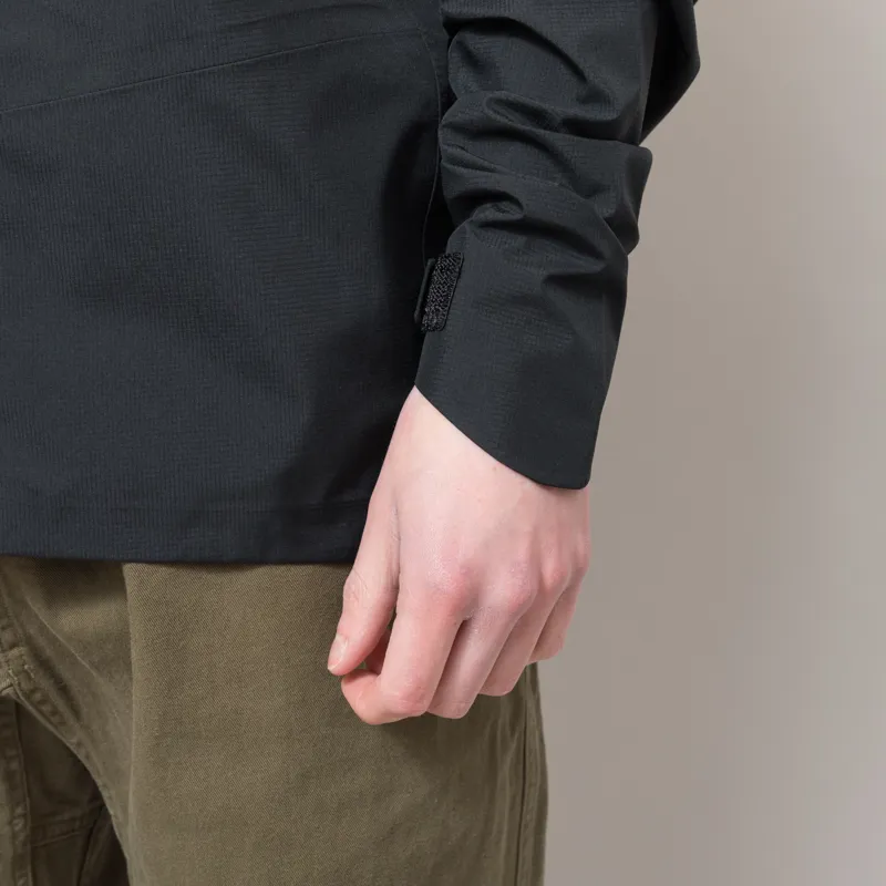 Norrona Falketind GORE-TEX Jacket Caviar Black-11