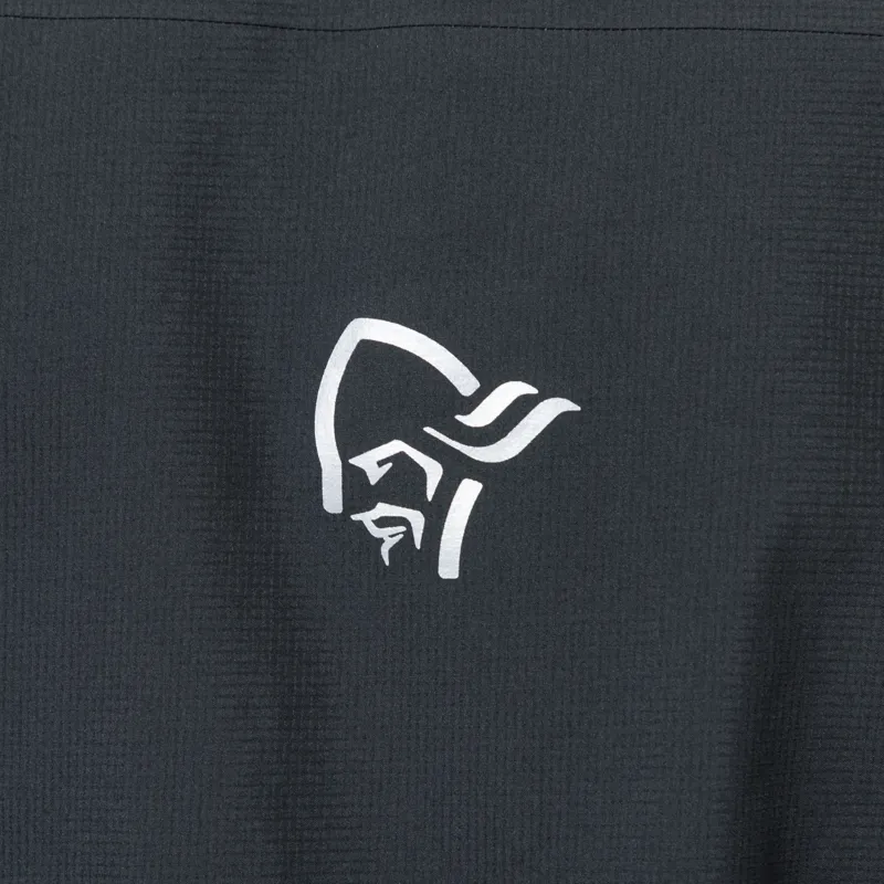 Norrona Falketind GORE-TEX Jacket Caviar Black-9