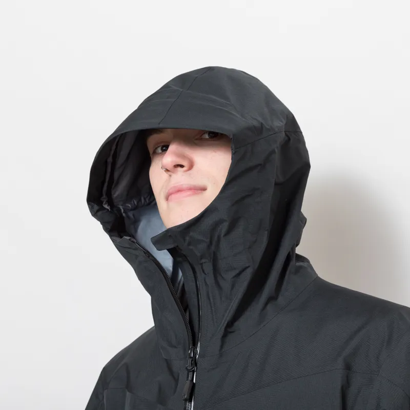 Norrona Falketind GORE-TEX Jacket Caviar Black-7