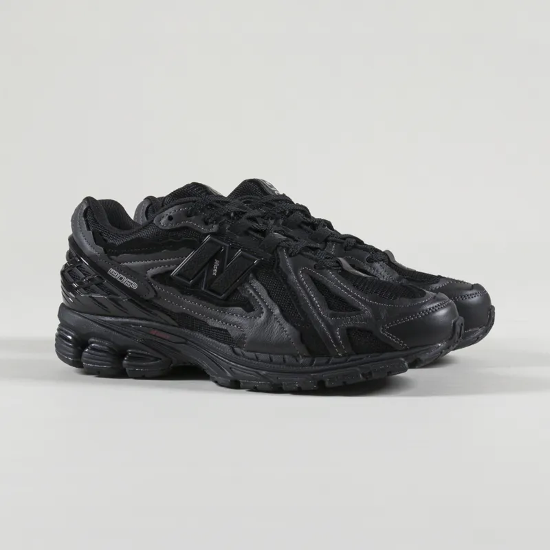 New Balance Mens 1906D Shoes Black Silver Metallic Crimson