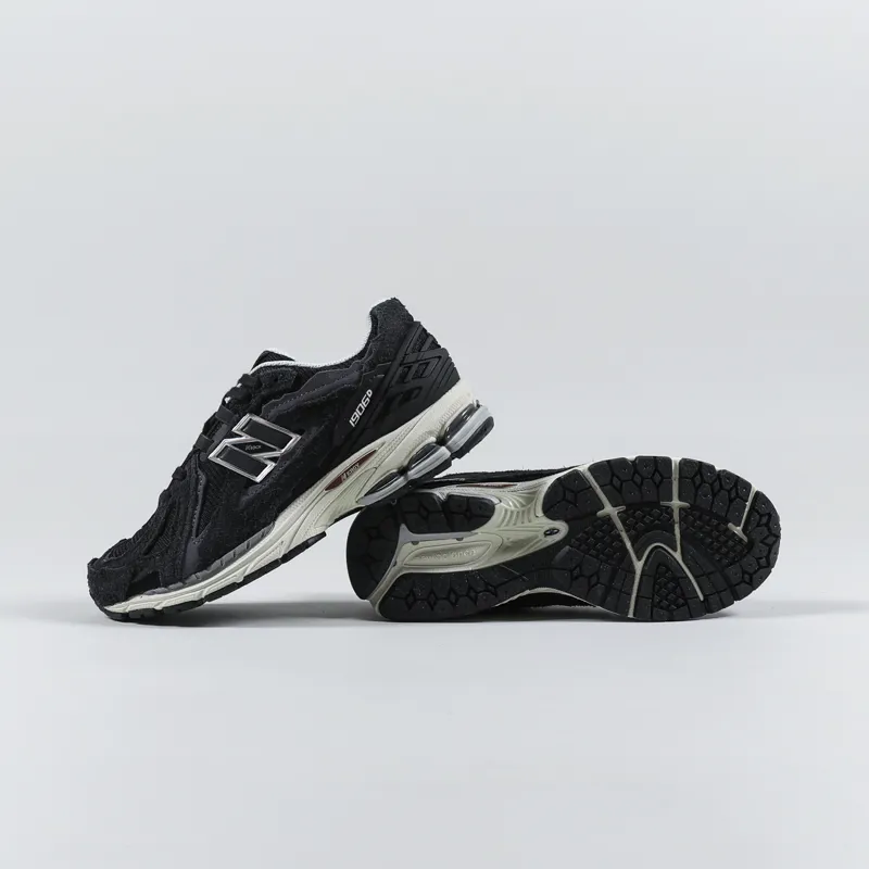 New Balance 1906 Shoes Black Silver-2