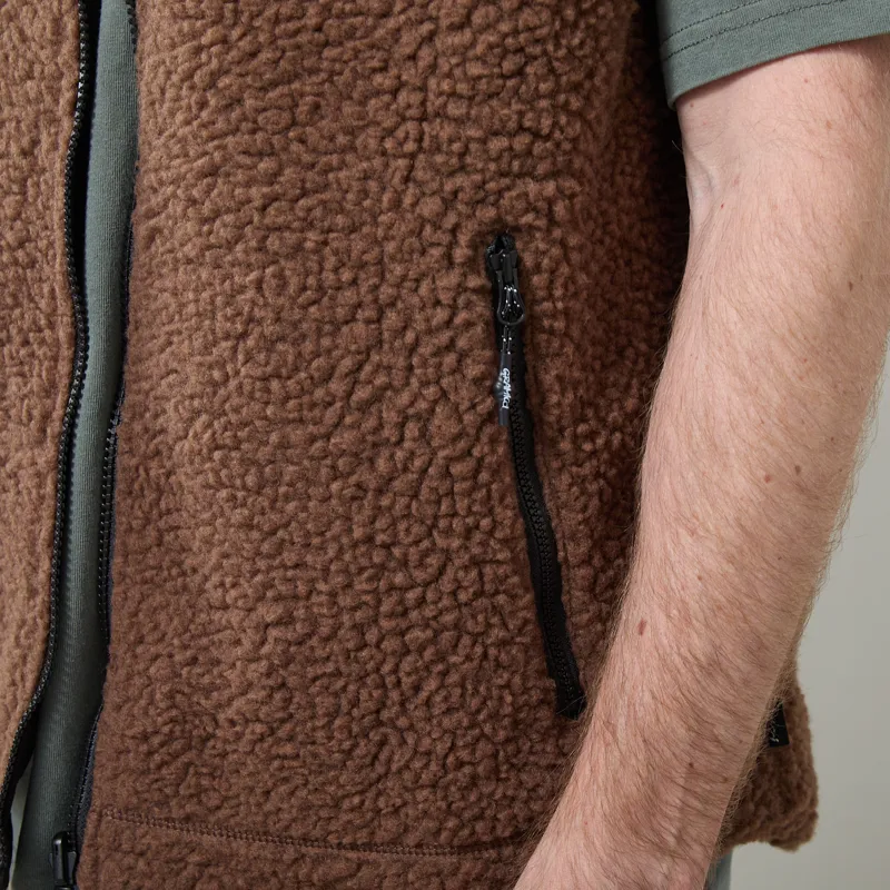 Gramicci Reversible Sherpa Vest Dark Brown Black-10
