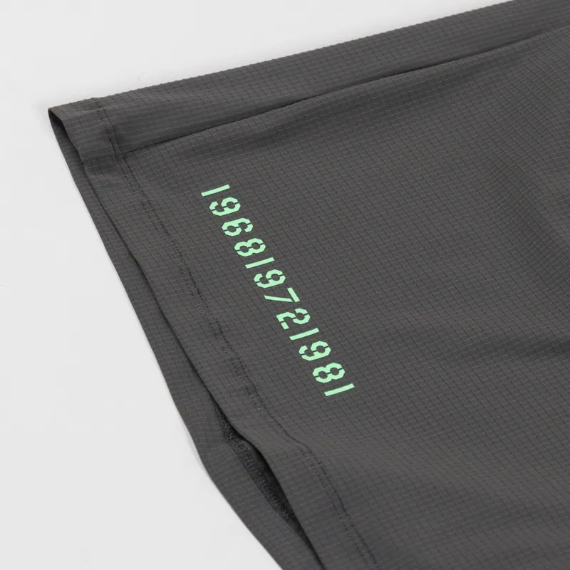 Halo Air Shorts Raven-6