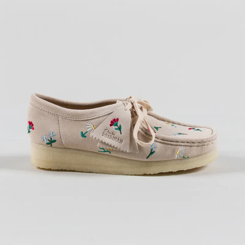 Clarks Originals Womens Wallabee Shoes Taupe Embroidery-2