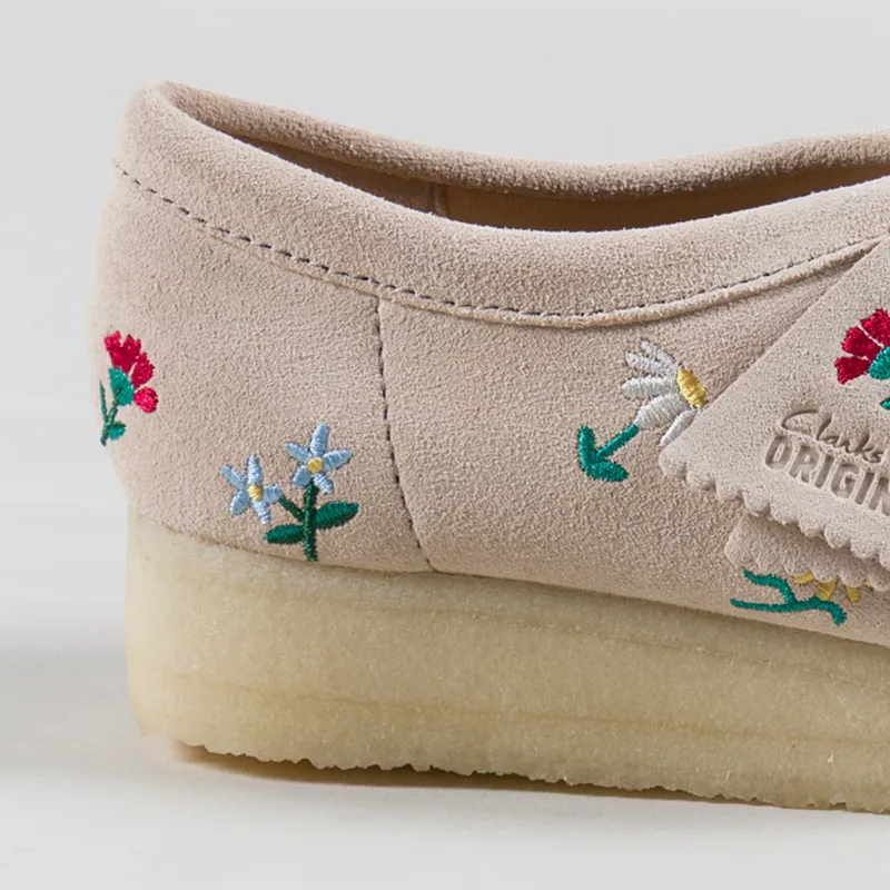 Clarks Originals Womens Wallabee Shoes Taupe Embroidery-4
