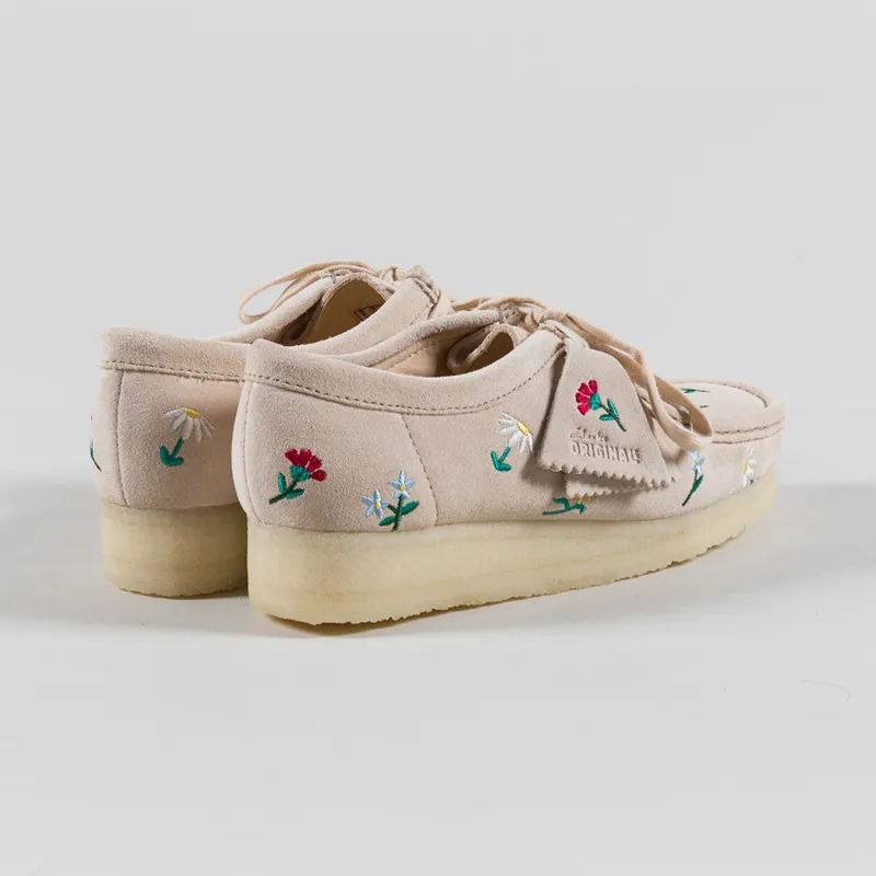 Clarks Originals Womens Wallabee Shoes Taupe Embroidery-1