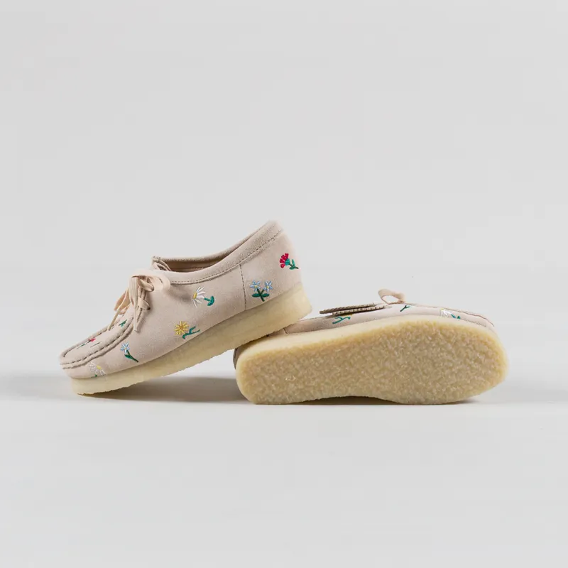 Clarks Originals Womens Wallabee Shoes Taupe Embroidery-3