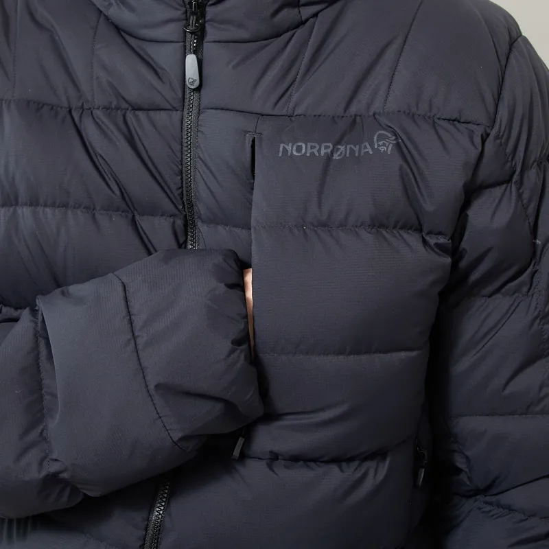 Norrona Femund Down700 Zip Hood Caviar Black-5