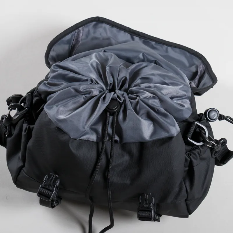 Elliker Oaken Handlebar Crossbody Bag Black-9