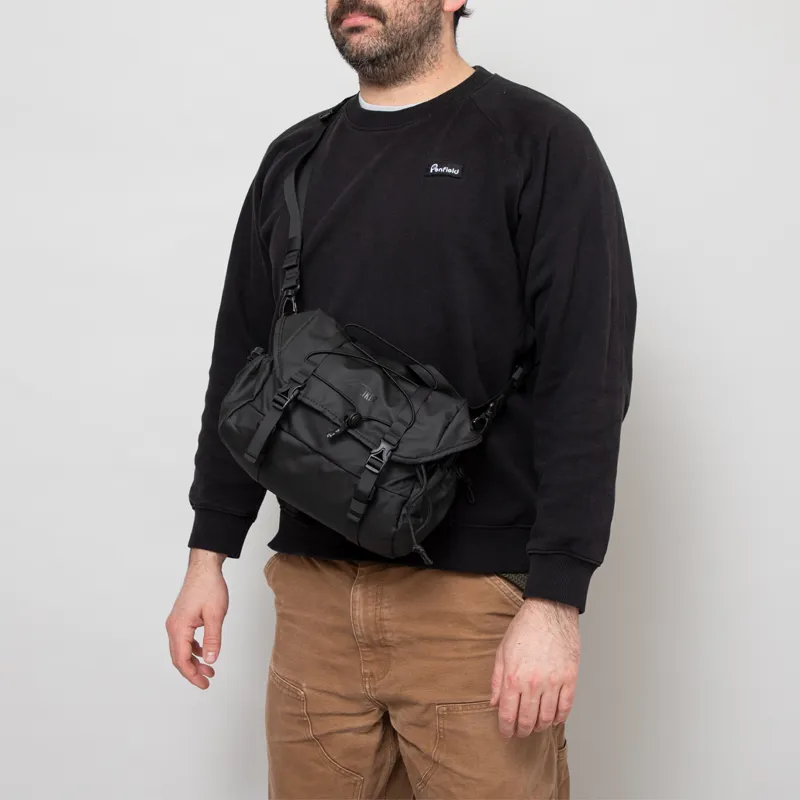 Elliker Oaken Handlebar Crossbody Bag Black-3